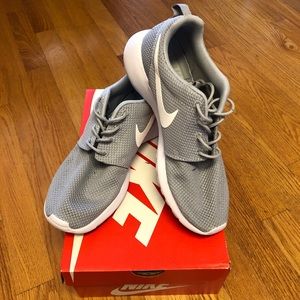 Nike Roshe Grey - Size 8